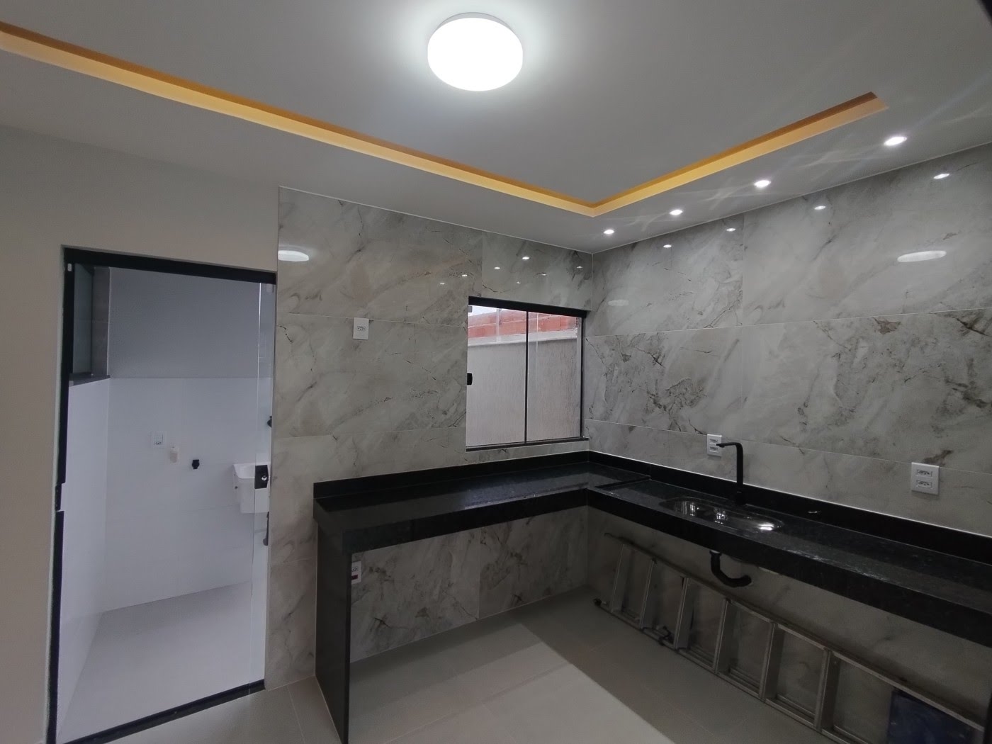 Casa à venda com 3 quartos, 1 suíte, 2 vagas e 180m² no Ouro Verde, Rio das Ostras (RJ) — foto 8 de 8