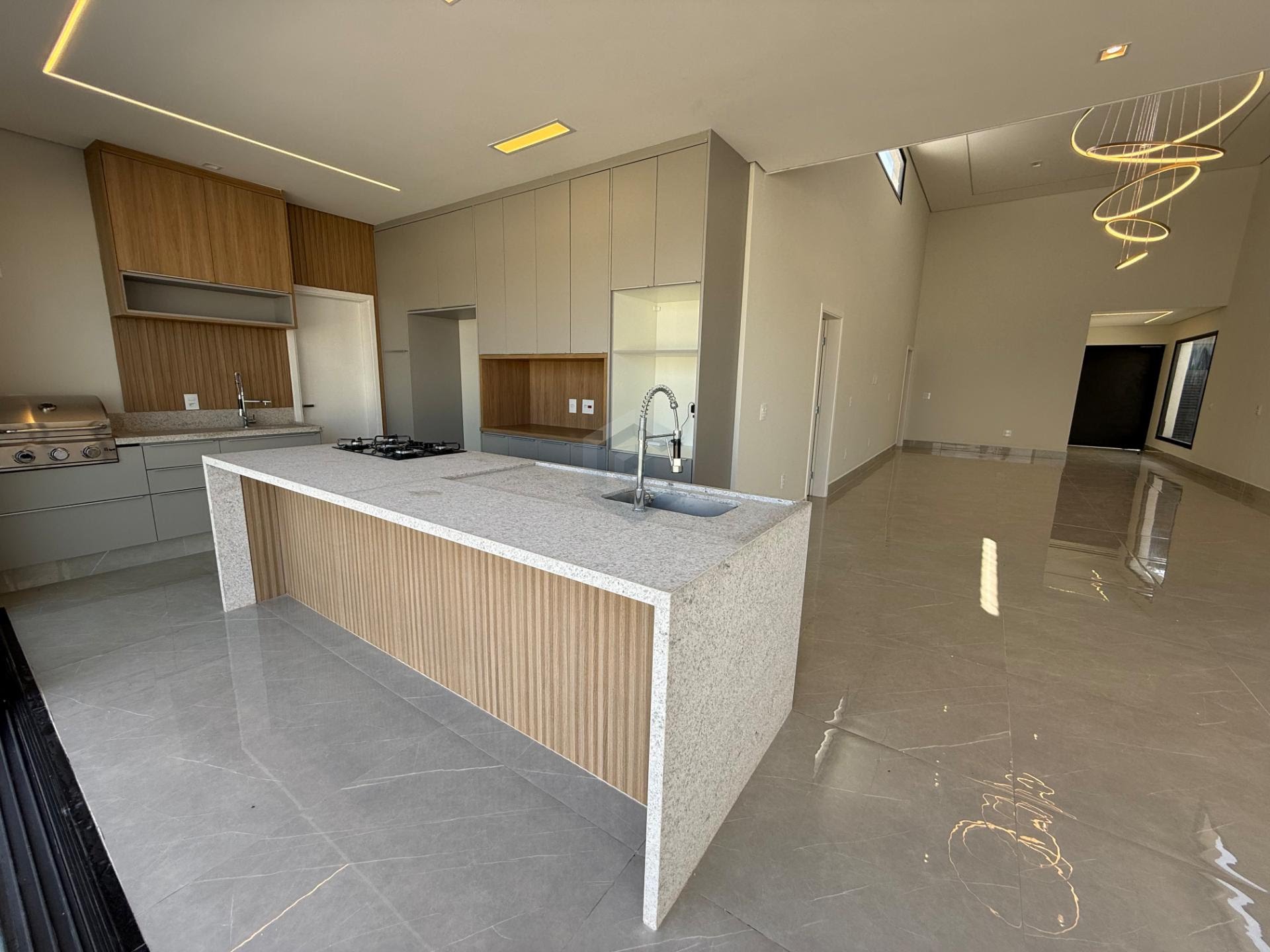 Casa à venda com 4 quartos, 4 suítes, 6 vagas e 237m² no Vila Martins, Itu (SP) — foto 5 de 11