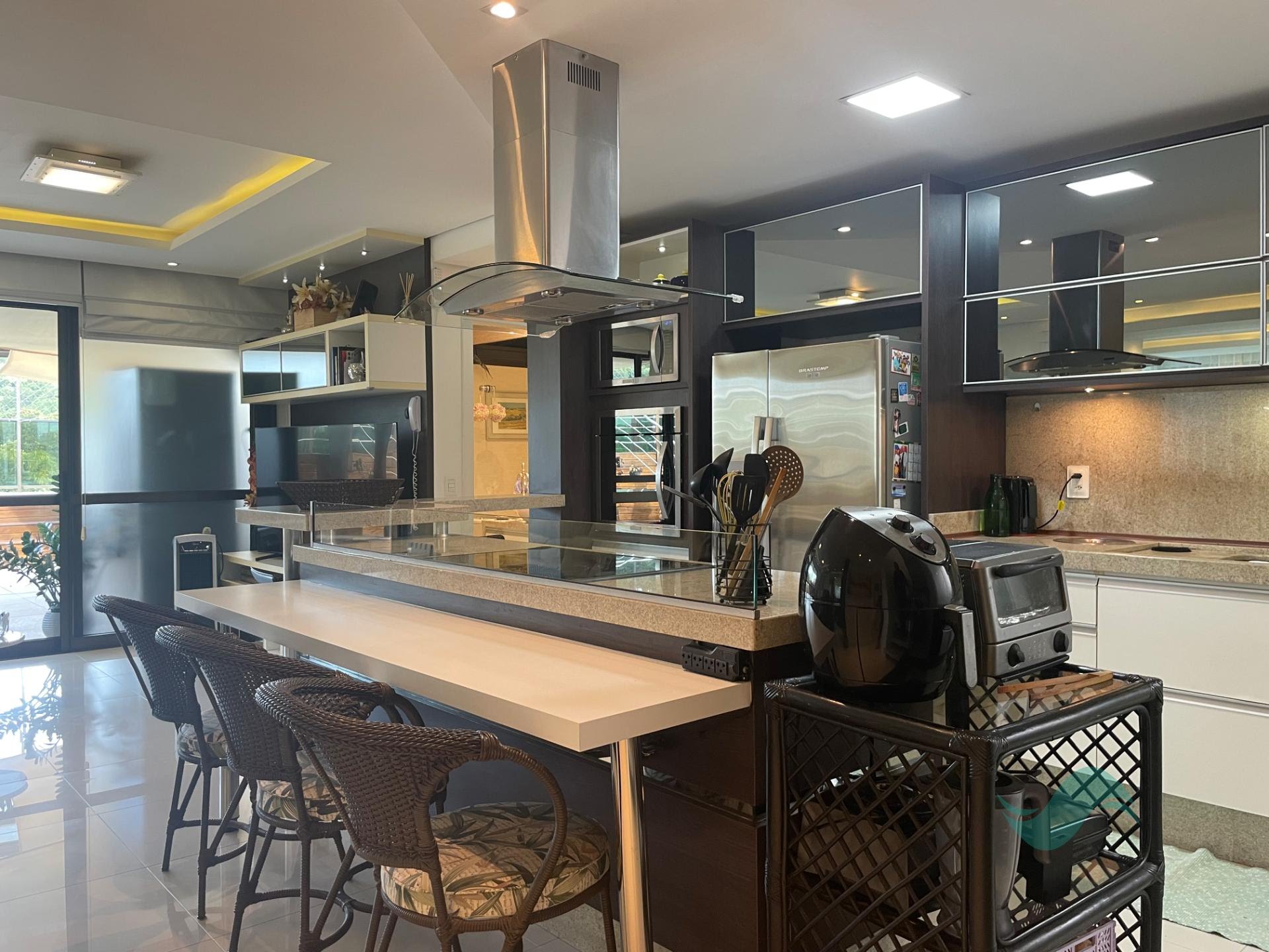 Cobertura à venda com 4 quartos, 4 suítes, 3 vagas e 300m² no Jurerê Internacional, Florianópolis (SC) — foto 15 de 18