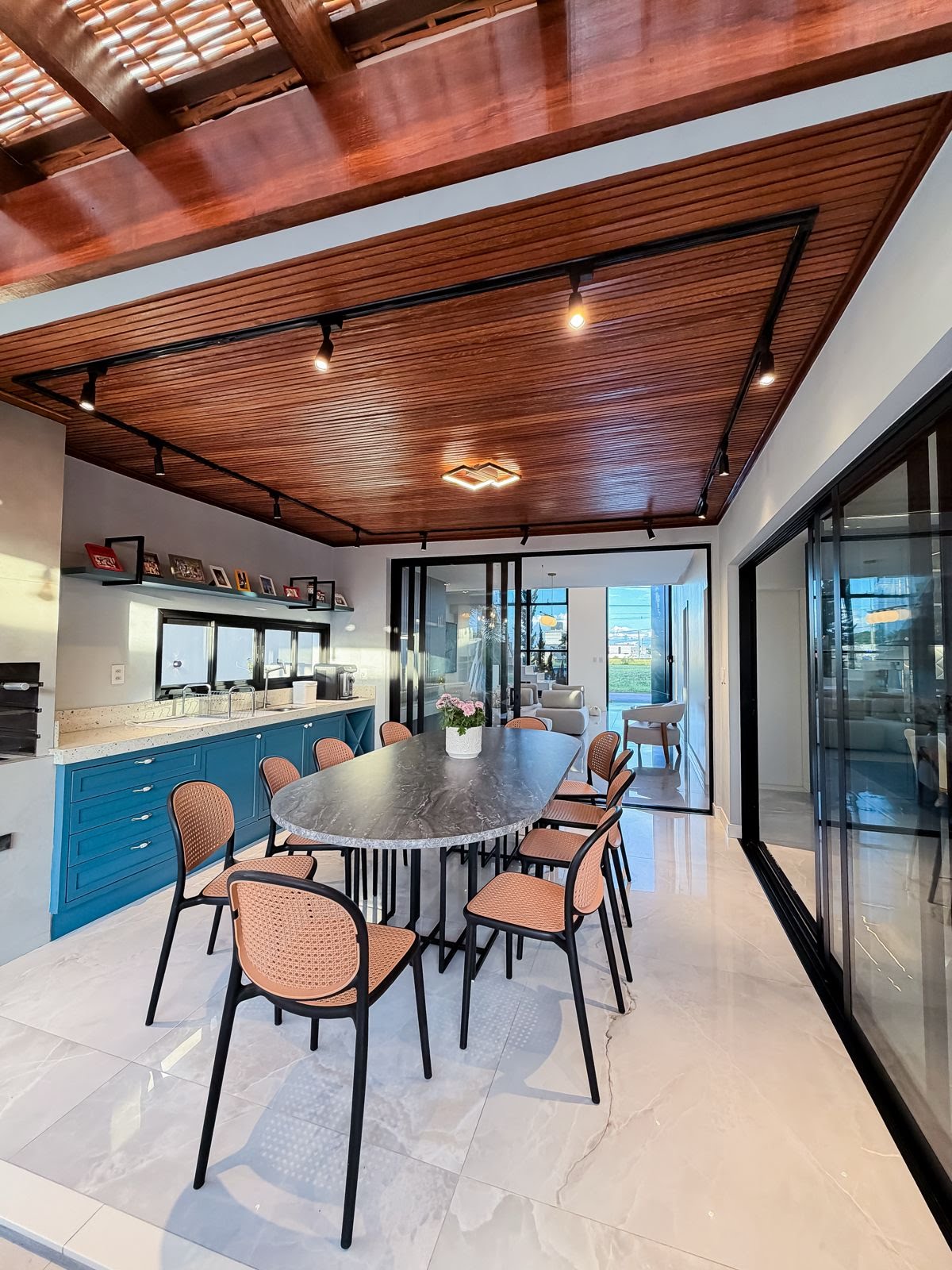 Casa à venda com 3 quartos, 2 suítes, 4 vagas e 280m² no Sim, Feira de Santana (BA) — foto 9 de 26