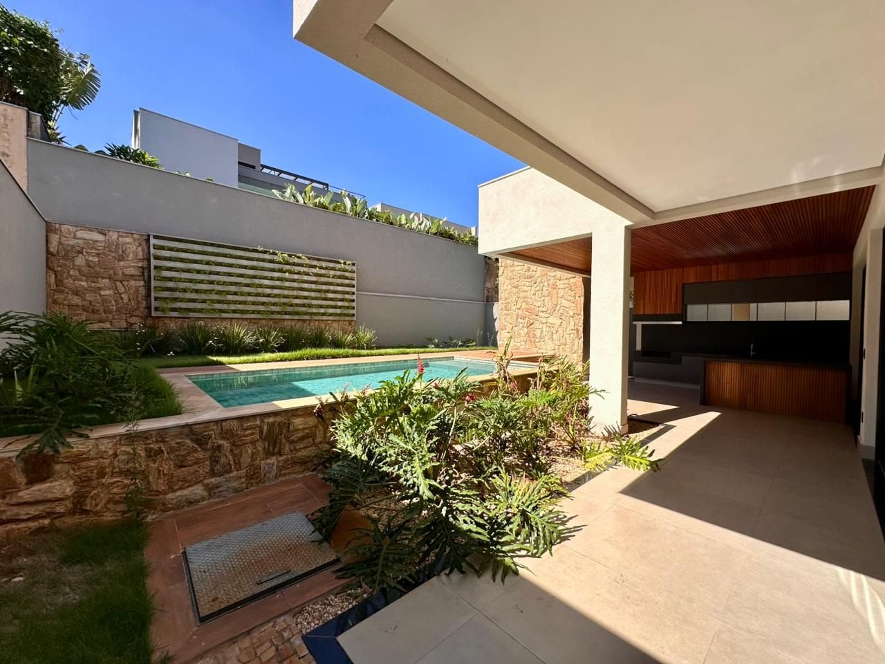 Casa à venda com 3 quartos, 3 suítes, 4 vagas e 364m² no Alphaville, Ribeirão Preto (SP) — foto 3 de 23