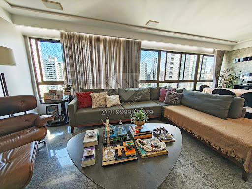 Compre Apartamento à venda no Rosarinho com 135m², 3 quartos (2 suítes) e lazer completo no Edf. Alice Queiroz. Agende sua visita com Leicam Maciel!