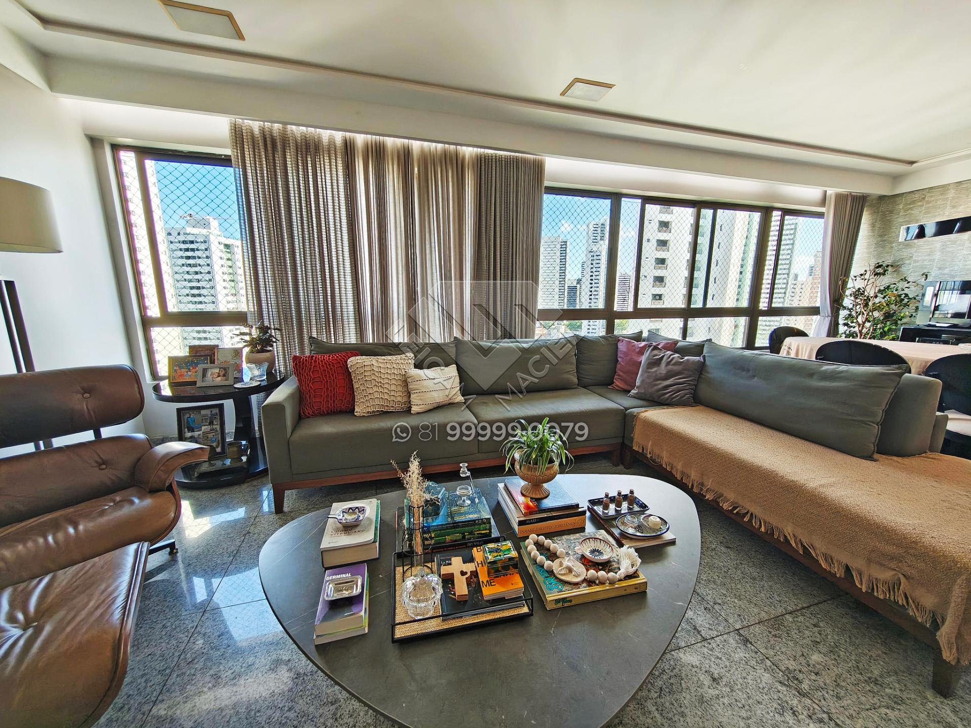 Compre Apartamento à venda no Rosarinho com 135m², 3 quartos (2 suítes) e lazer completo no Edf. Alice Queiroz. Agende sua visita com Leicam Maciel!