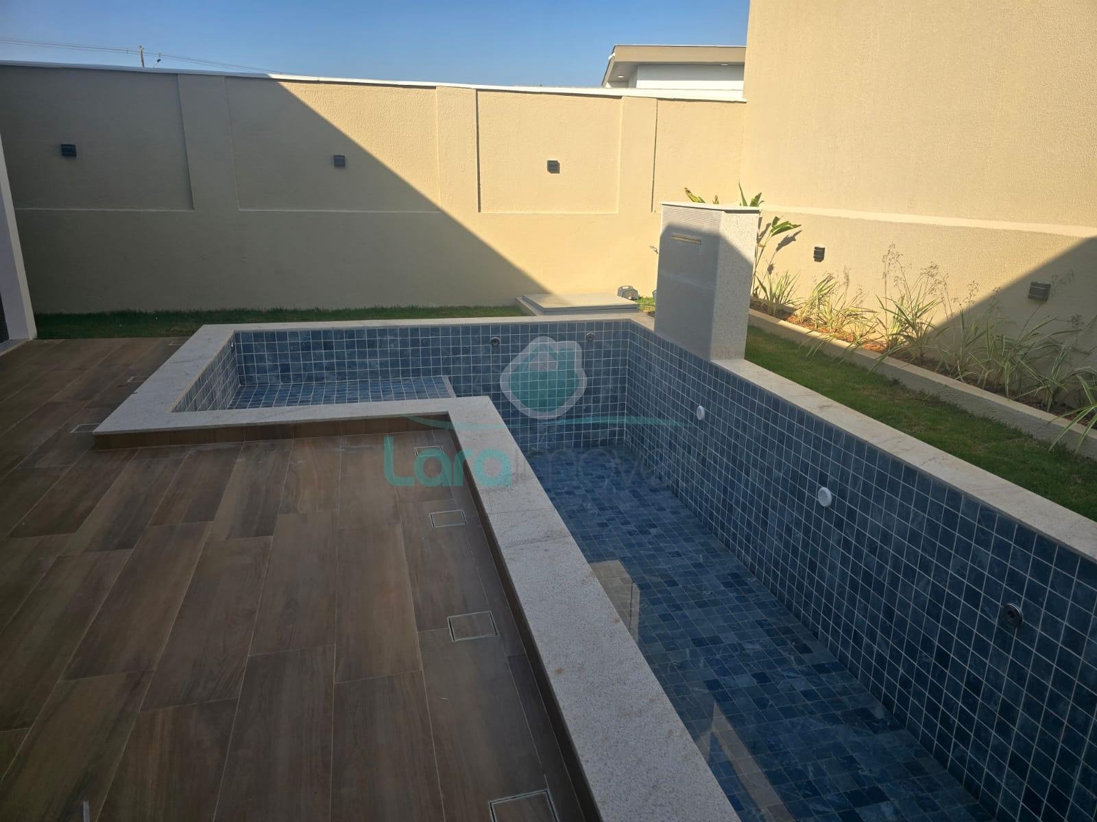 Casa à venda com 4 quartos, 4 suítes, 2 vagas e 230m² no Viverde I, Rio das Ostras (RJ) — foto 9 de 23