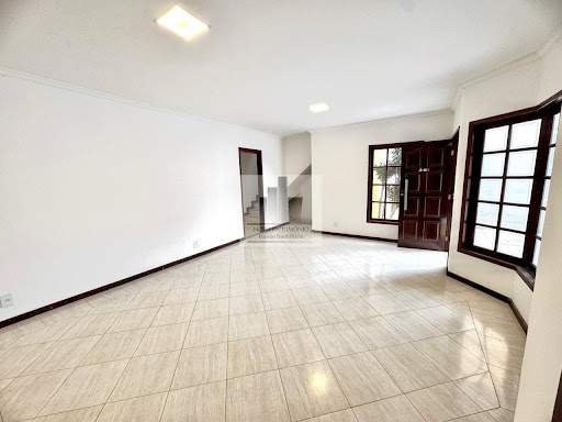 Casa Duplex à Venda em Vargem Grande, RJ por R$ 580 mil