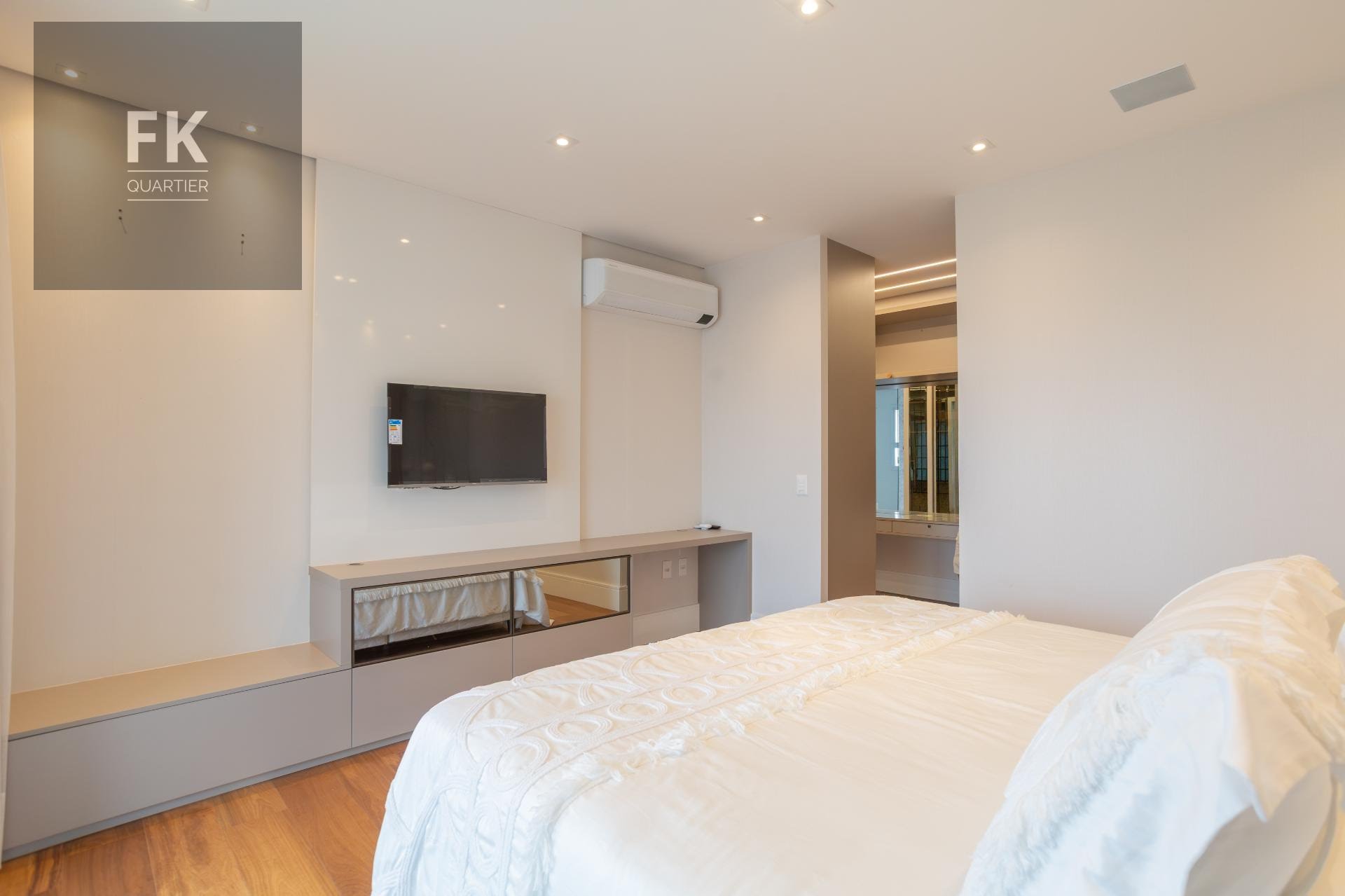 Apartamento à venda com 4 quartos, 4 suítes, 4 vagas e 338m² no Alphaville Empresarial, Barueri (SP) — foto 28 de 30
