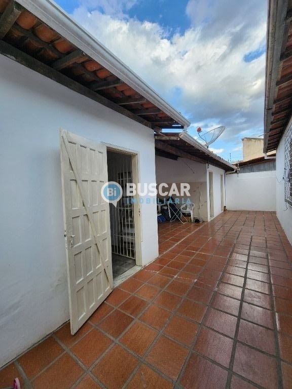 Casa à venda com 3 quartos, 1 suíte, 2 vagas e 242m² no Queimadinha, Feira de Santana (BA) — foto 4 de 16