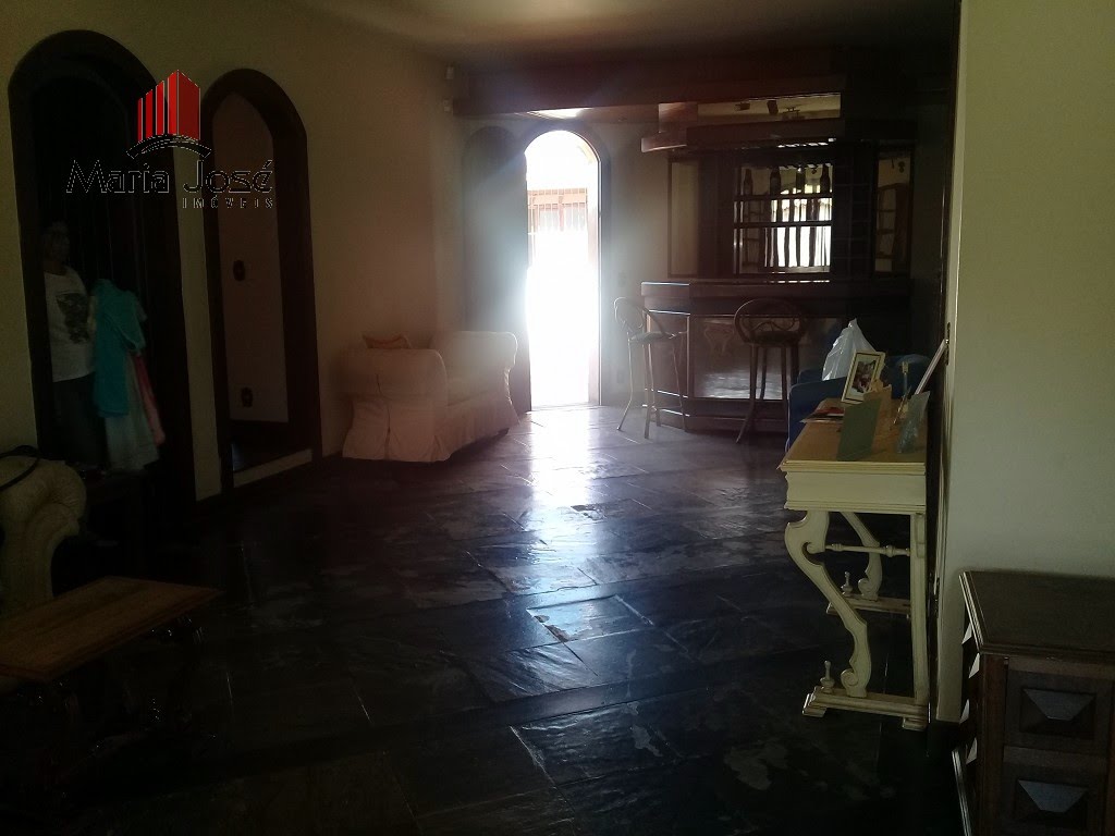 Casa à venda com 4 quartos, 1 suíte, 3 vagas e 1080m² no São Geraldo, Sete Lagoas (MG) — foto 12 de 30