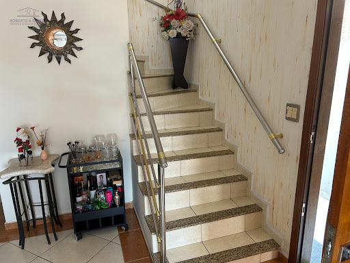Escadas para os dormitórios