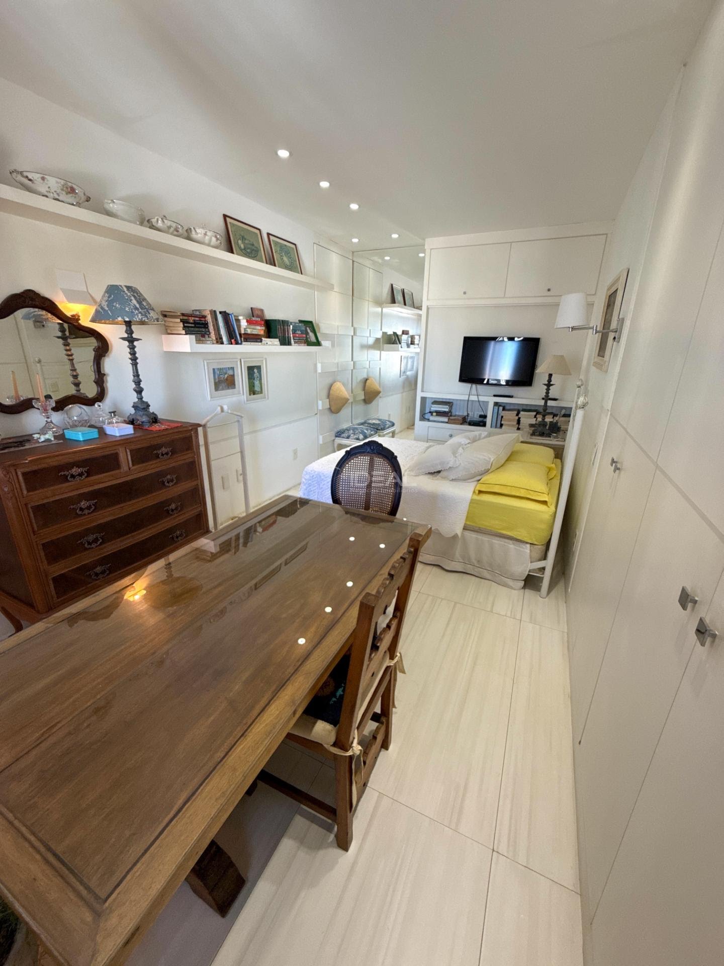 Apartamento à venda com 3 quartos, 1 suíte, 2 vagas e 169m² no Parque Tamandaré, Campos dos Goytacazes (RJ) — foto 25 de 30