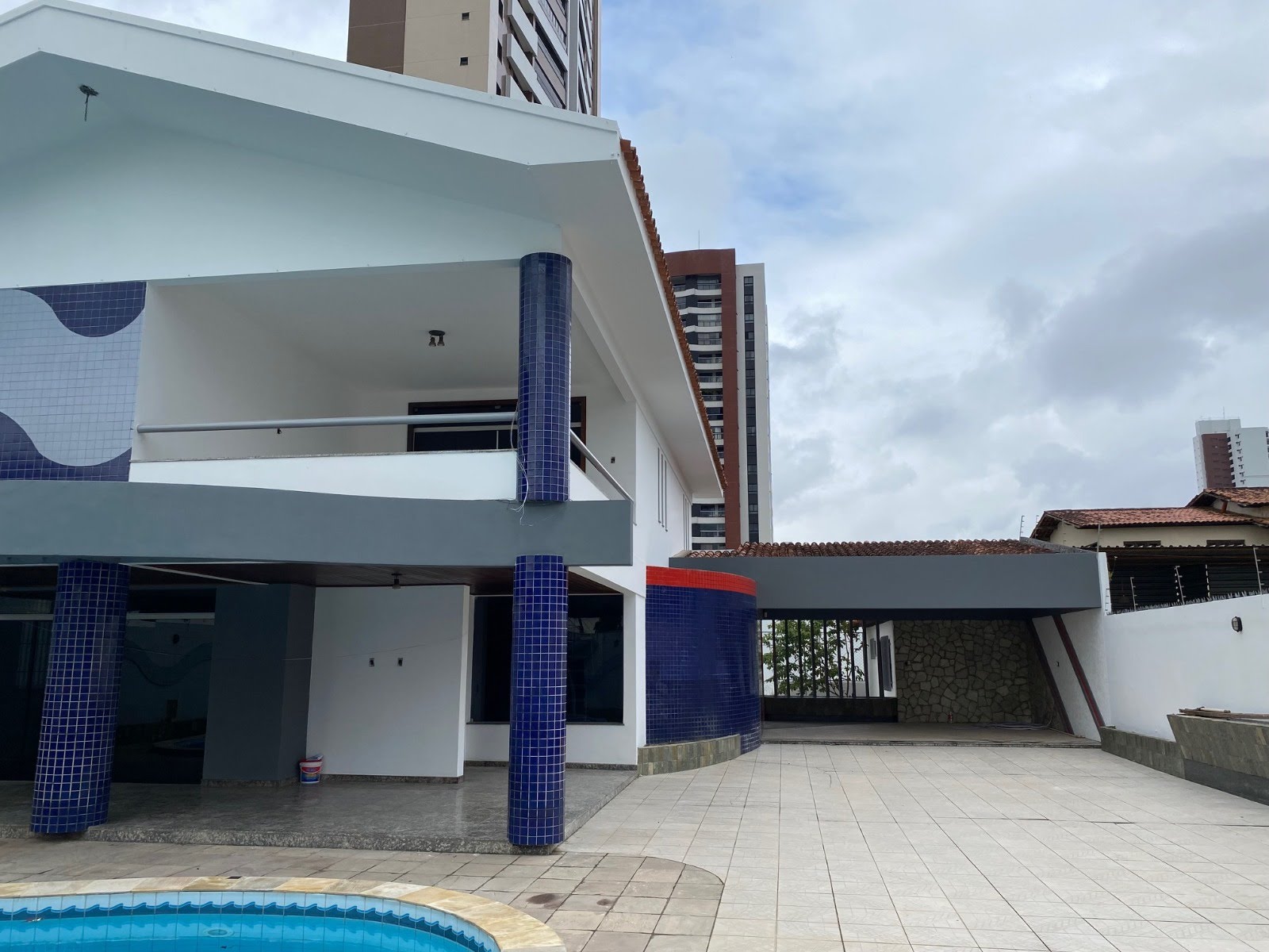Casa à venda com 4 quartos, 1 suíte, 6 vagas e 358m² no Santa Mônica, Feira de Santana (BA) — foto 3 de 20
