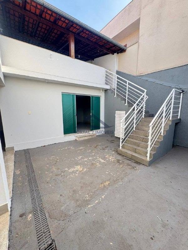 Casa à venda com 5 quartos, 2 suítes, 3 vagas e 230m² no Jardim Arizona, Sete Lagoas (MG) — foto 13 de 26