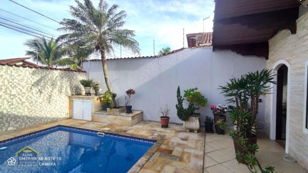 Casa à venda com 4 quartos, 3 suítes, 5 vagas e 187m² no Balneario Flórida, Praia Grande (SP) — foto 3 de 30