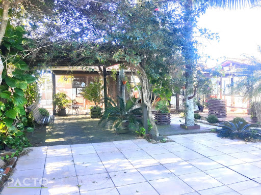 Casa de 3 dormitórios com 210m² no Centro de Balneário Arroio do Silva - Venda e Locação por R$ 390.000
