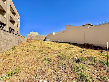 em Loteamento Residencial e Comercial Jardim Athenas  -  Catalão