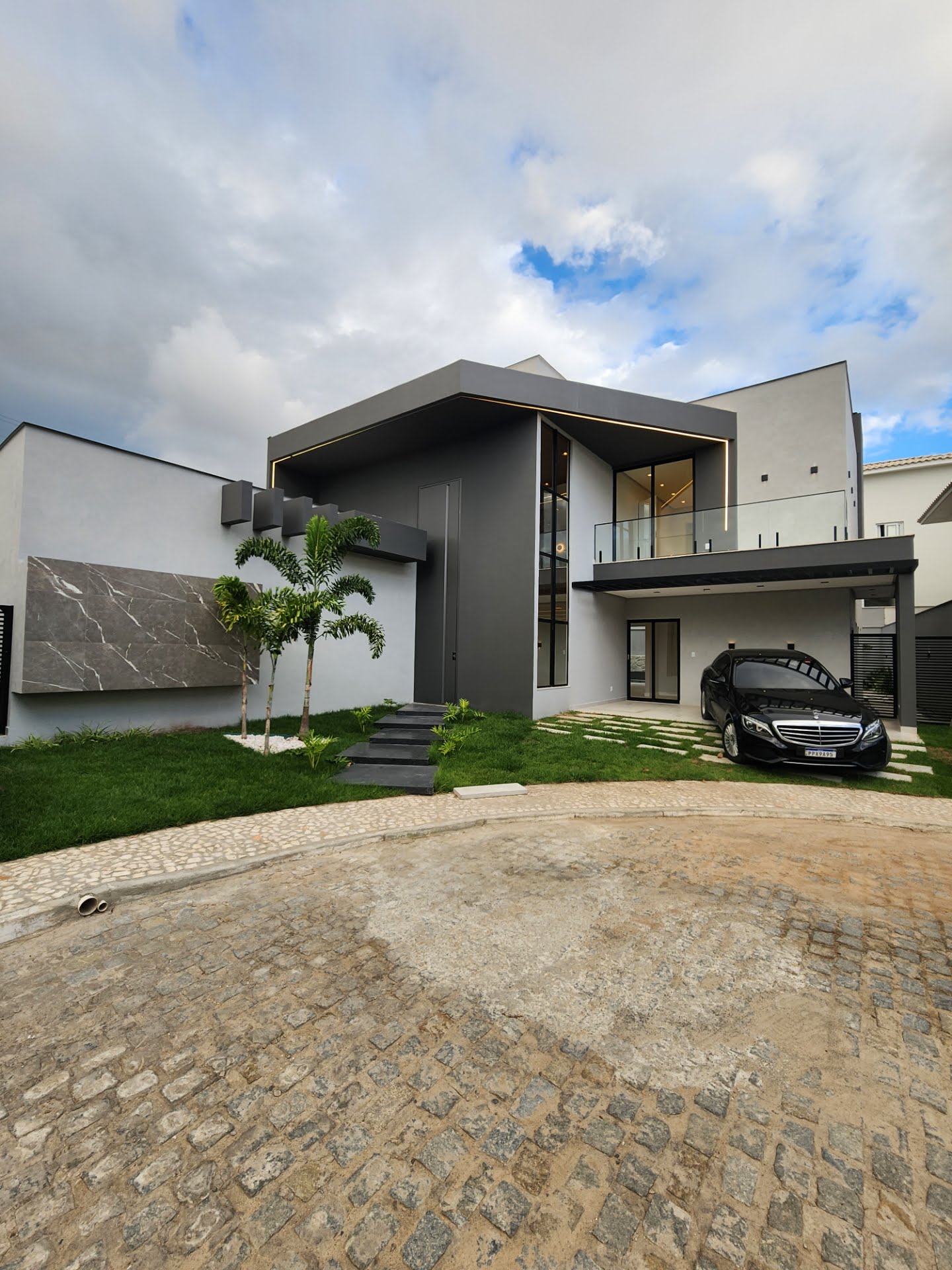 Casa à venda com 4 quartos, 4 suítes e 2 vagas no Papagaio, Feira de Santana (BA) — foto 2 de 27