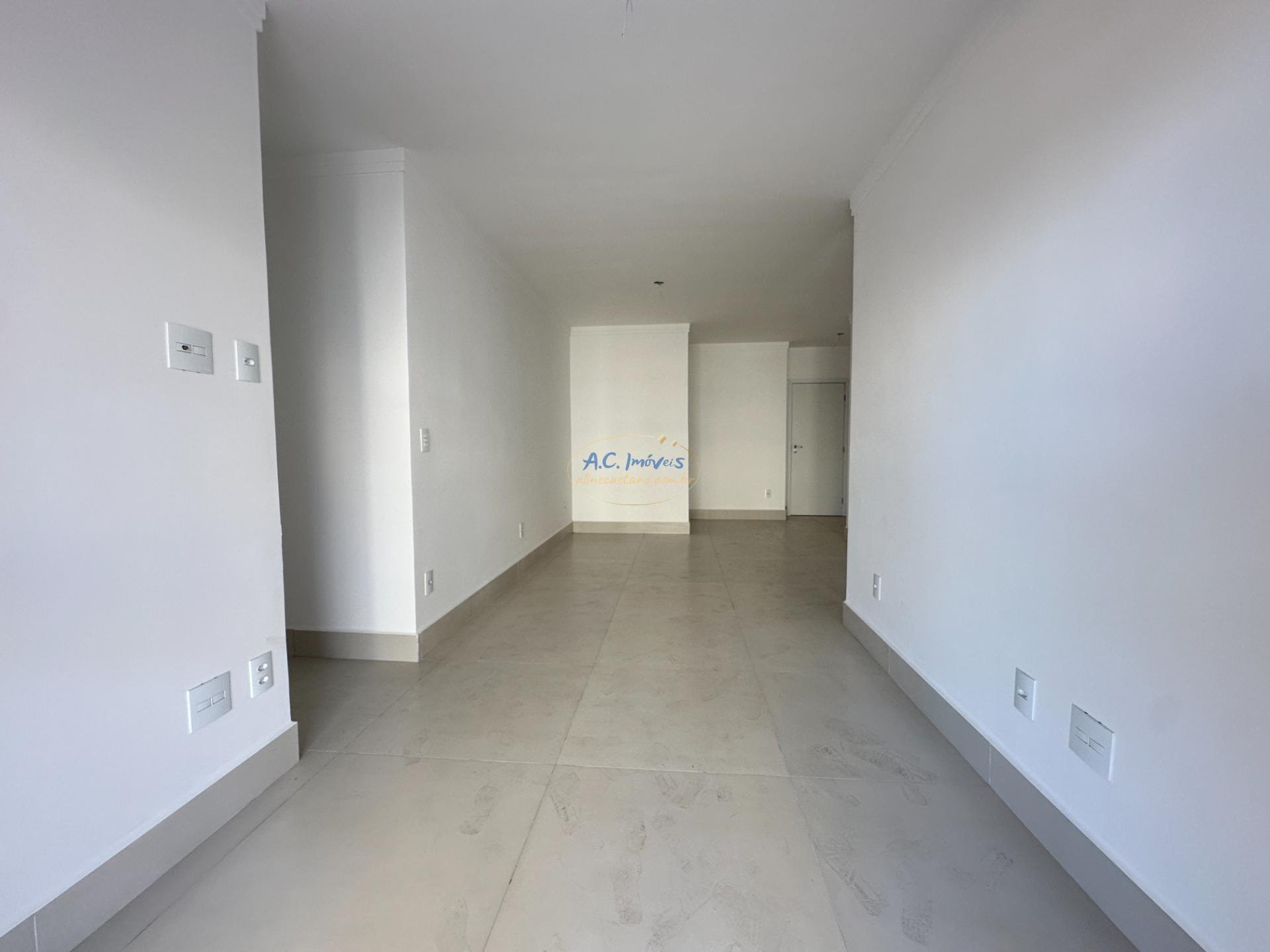 Apartamento à venda com 2 quartos, 1 suíte, 2 vagas e 120m² no Guilhermina, Praia Grande (SP) — foto 4 de 16