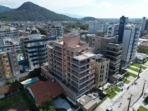 Mais Espaço e Vista Privilegiada em Caiobá! 3 Dorms.