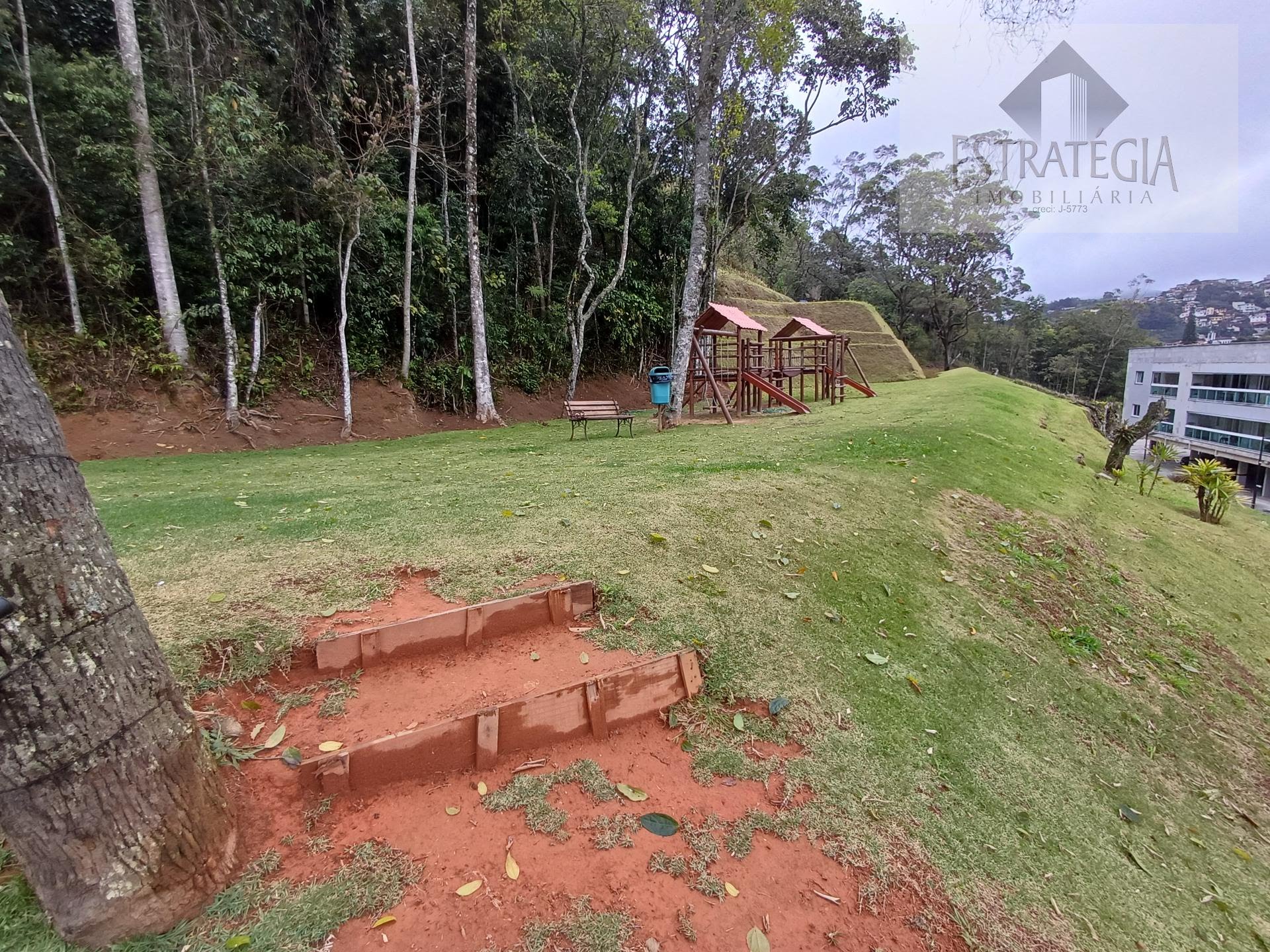Apartamento à venda com 3 quartos, 1 suíte, 2 vagas e 95m² no Coronel Veiga, Petrópolis (RJ) — foto 18 de 19