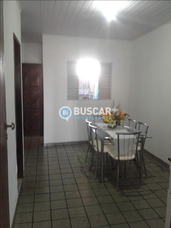 Casa à venda com 4 quartos, 3 banheiros, 2 vagas e 196m² no São João, Feira de Santana (BA) — foto 4 de 17
