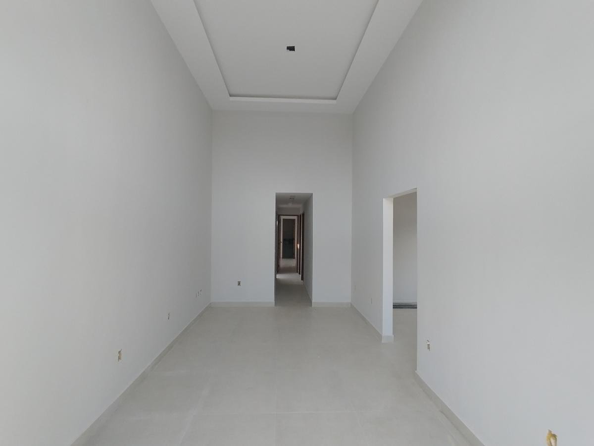 Casa à venda com 3 quartos, 1 suíte, 2 vagas e 120m² no Extensão Serramar, Rio das Ostras (RJ) — foto 4 de 8