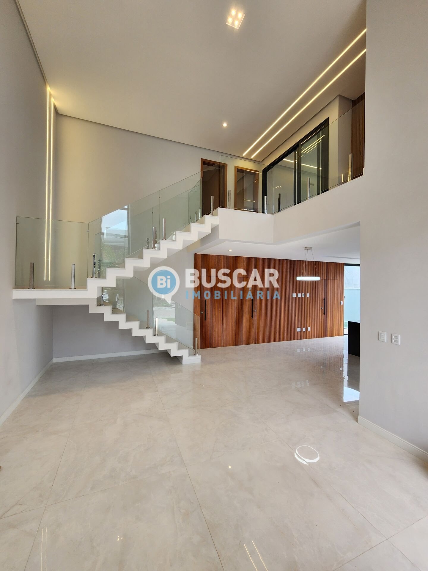 Casa à venda com 4 quartos, 4 suítes, 4 vagas e 307m² no Sim, Feira de Santana (BA) — foto 2 de 21