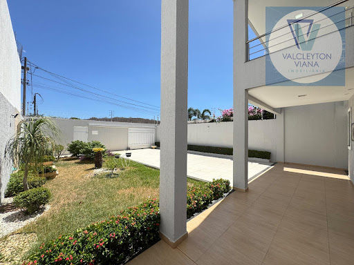 Casa Duplex à Venda em Sobral: 5 Suítes, 260m², Juvêncio de Andrade