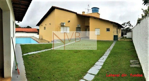 Casa na Granja Viana, 296m², 16 salas | 19 vagas