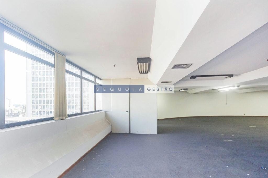 Comercial à venda com 1 banheiro, 4 vagas e 381m² no Floresta, Porto Alegre (RS) — foto 9 de 24