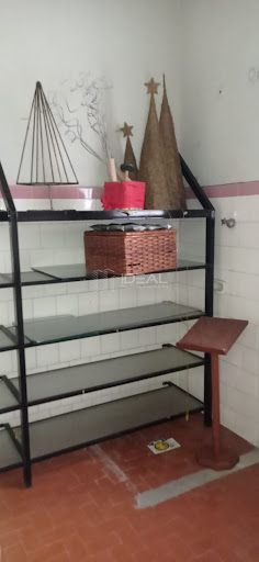 Aluga-se loja ampla com sensacional apartamento nos altos no centro de campos. cod 16130