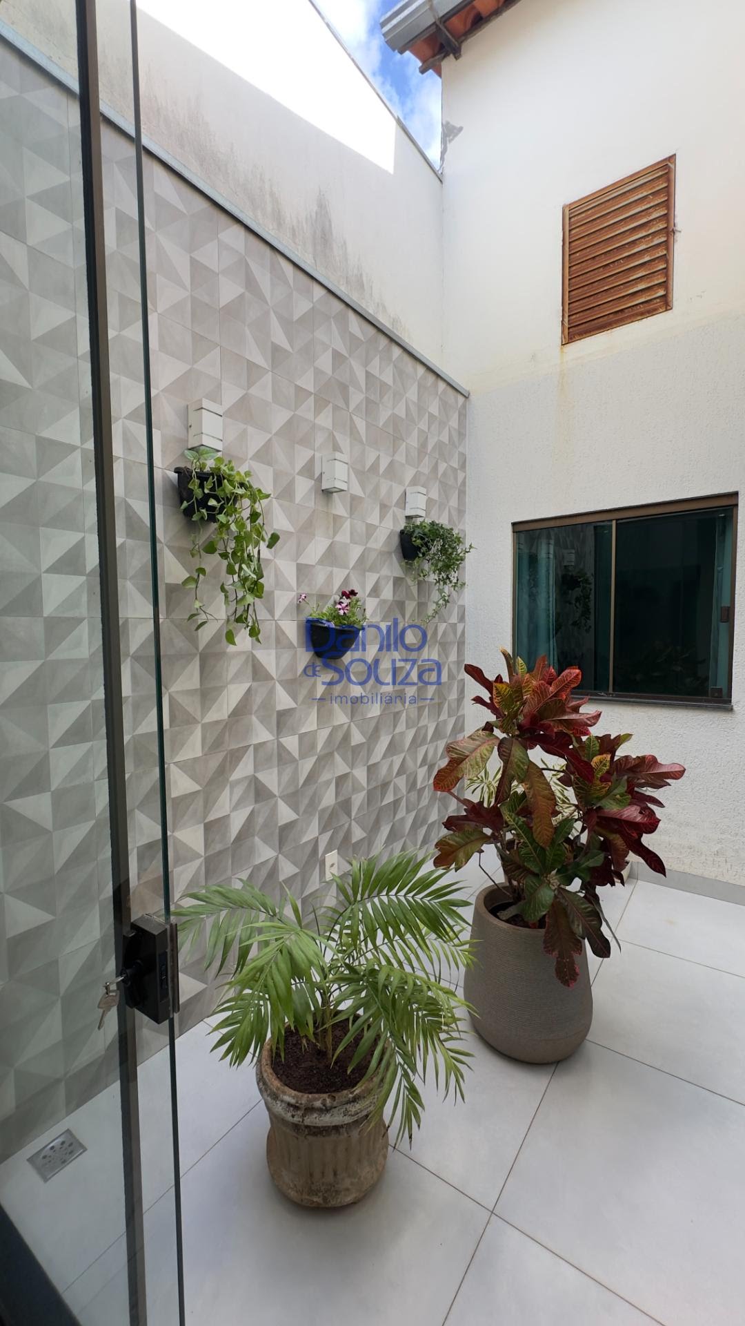 Casa à venda com 3 quartos, 1 suíte, 2 vagas e 404m² no Camuá, Araxá (MG) — foto 3 de 20