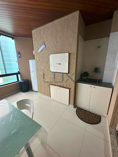 Apartamento 03 Dorm. em Meia Praia  -  Itapema