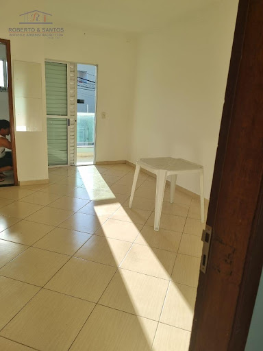 Dormitório, suíte com sacada