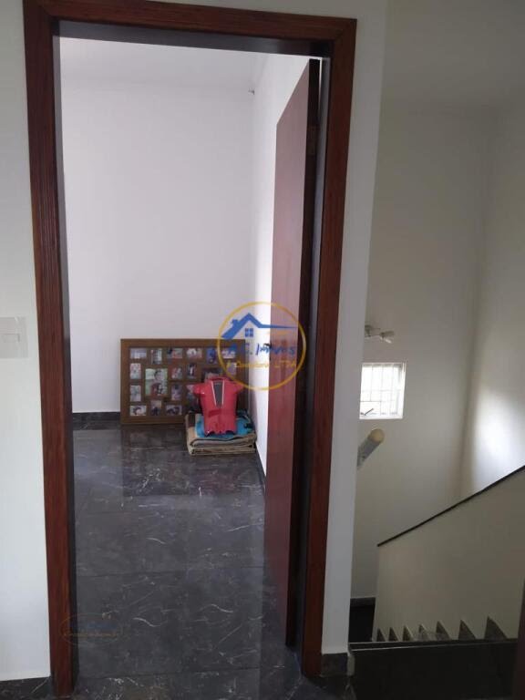 Casa à venda com 3 quartos, 1 suíte, 2 vagas e 90m² no Vila Tupi, Praia Grande (SP) — foto 5 de 21
