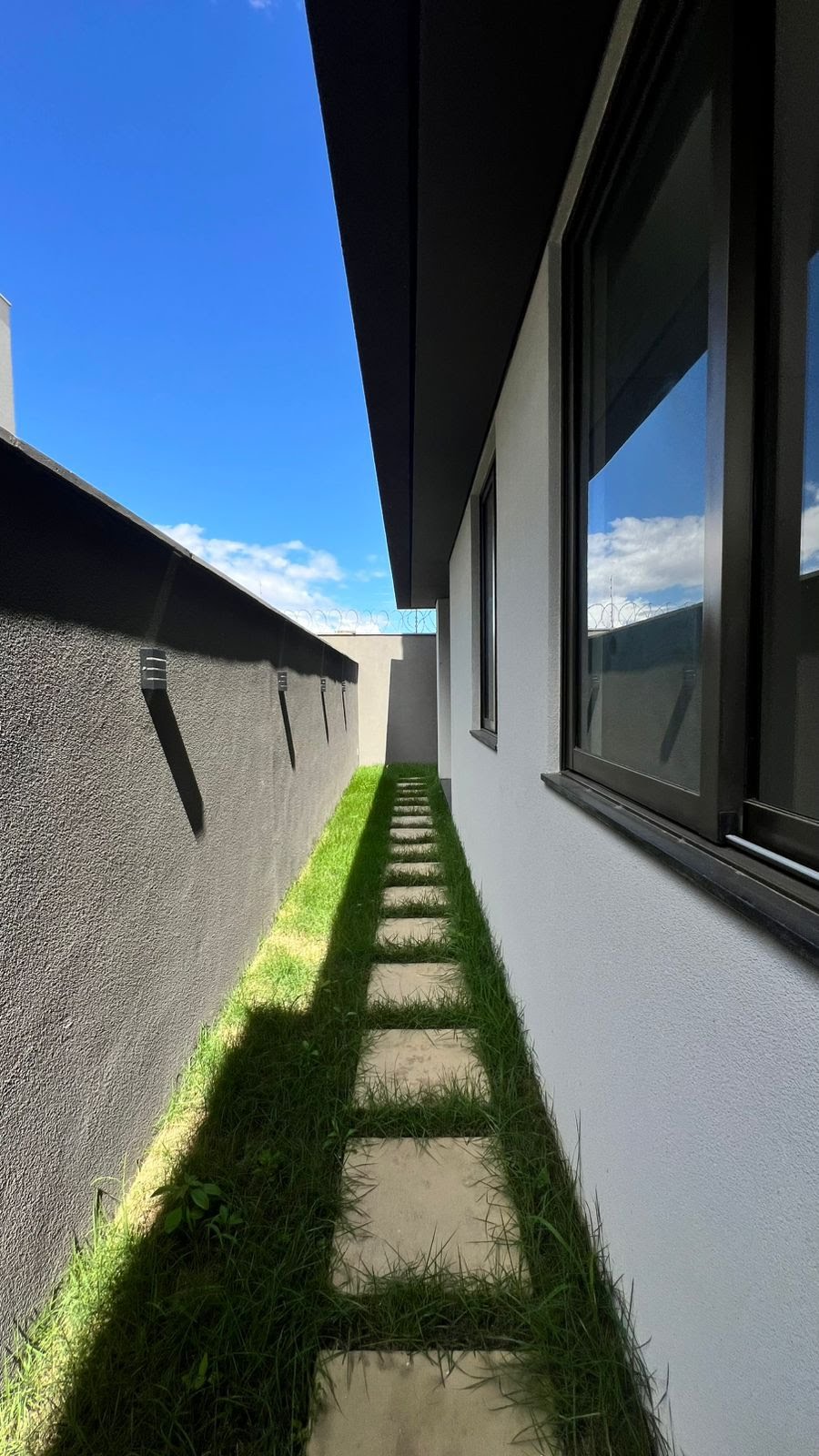 Casa à venda com 4 quartos, 3 suítes, 4 vagas e 268m² no Sim, Feira de Santana (BA) — foto 11 de 25