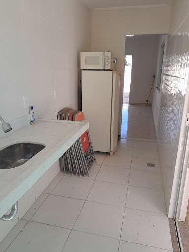 Encante-se com esta casa no Recanto, em Rio das Ostras, perfeita para quem busca conforto, praticidade e um excelente custo-benefício. Com 124m² de área útil, o imóvel oferece ambientes bem distribuíd