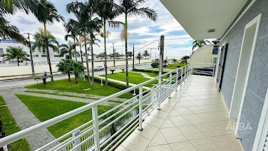 Seu Refúgio com vista do mar em Caiobá. 