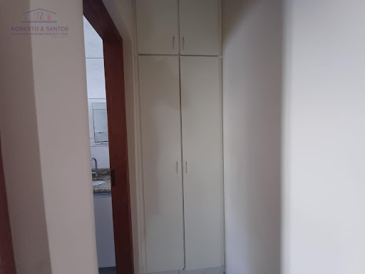 armário embutido no corredor dos quartos