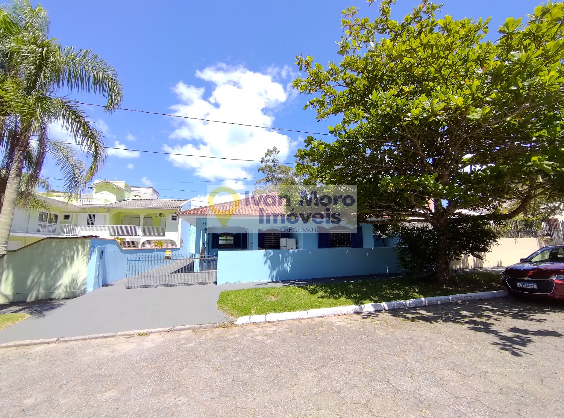 Casa para alugar com 4 quartos, 1 suíte, 3 vagas e 180m² no Daniela, Florianópolis (SC) — foto 2 de 27
