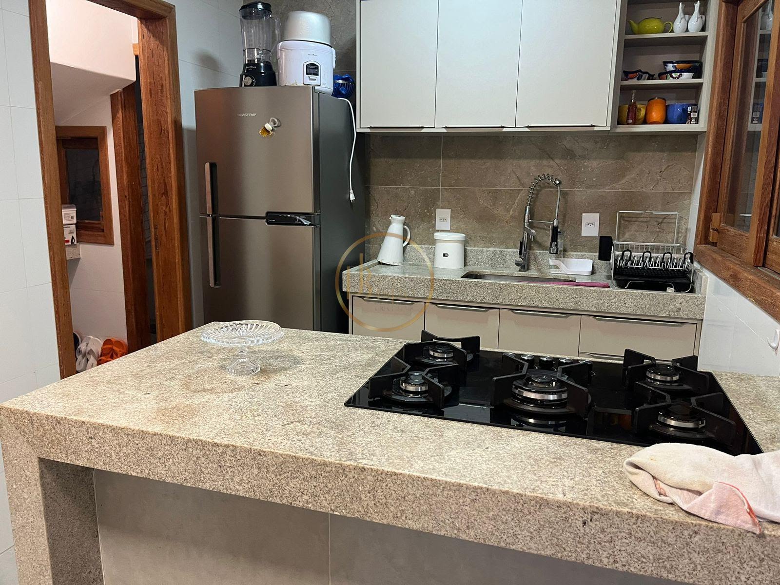 Casa à venda com 2 quartos, 3 banheiros, 1 vaga e 100m² no Centro Arraial, Porto Seguro — foto principal