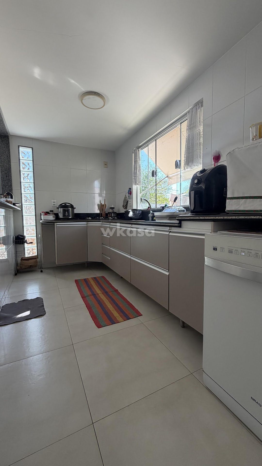 Casa à venda com 4 quartos, 2 suítes, 3 vagas e 220m² no Morada de Laranjeiras, Serra (ES) — foto 8 de 28