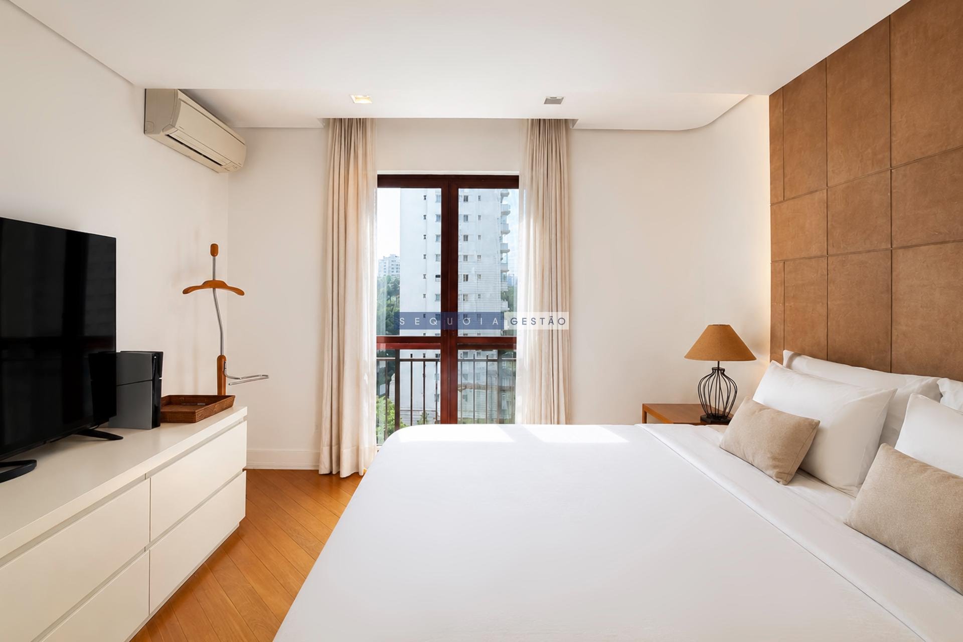 Apartamento à venda com 3 quartos, 3 suítes, 4 vagas e 315m² no Jardim Europa, São Paulo (SP) — foto 26 de 30