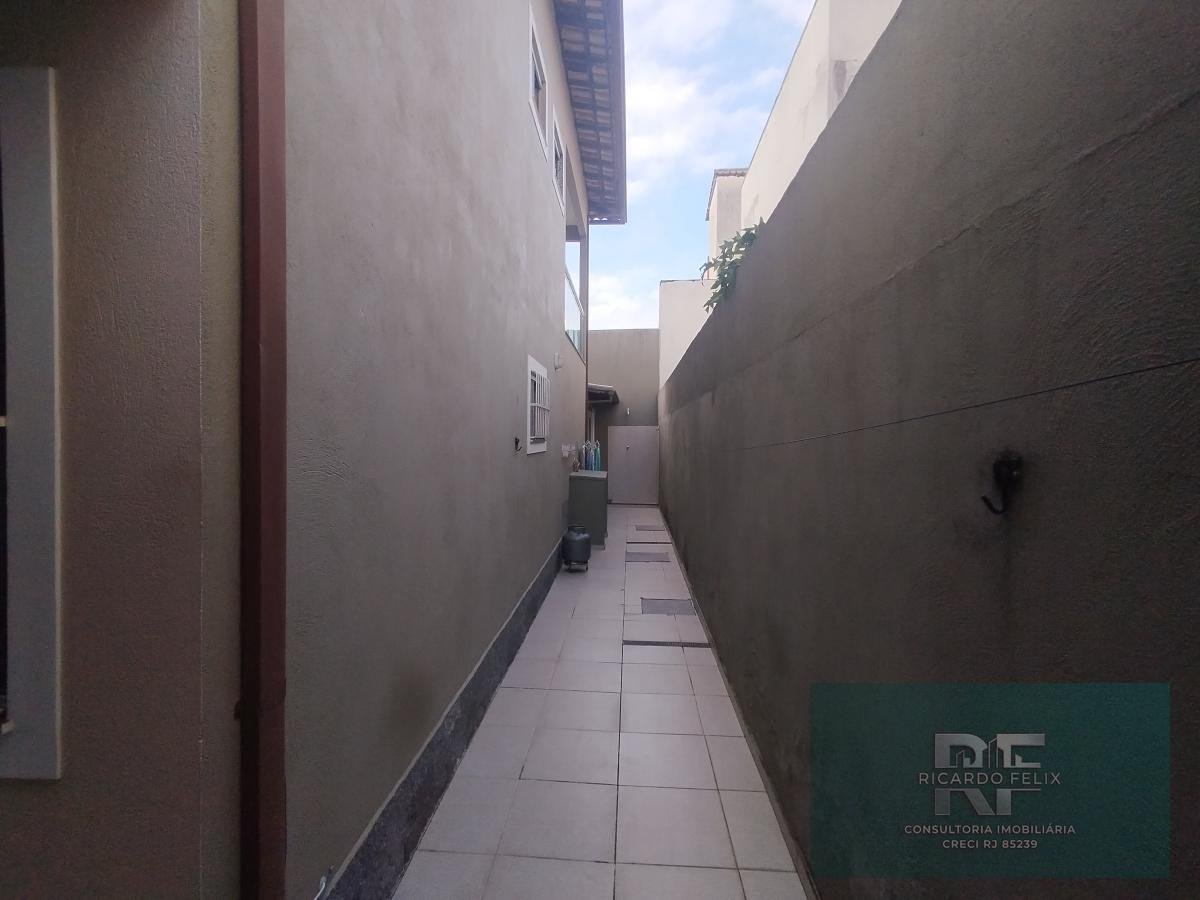 Casa à venda com 3 quartos, 2 suítes, 2 vagas e 150m² no Jardim Mariléa, Rio das Ostras (RJ) — foto 24 de 28