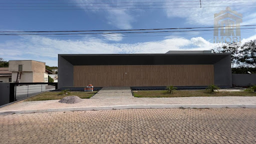 CASA EXCEPCIONAL COM LAZER EM CONDOMÍNIO FECHADO