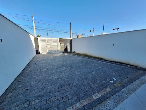 Pátio da Frente após garagens 