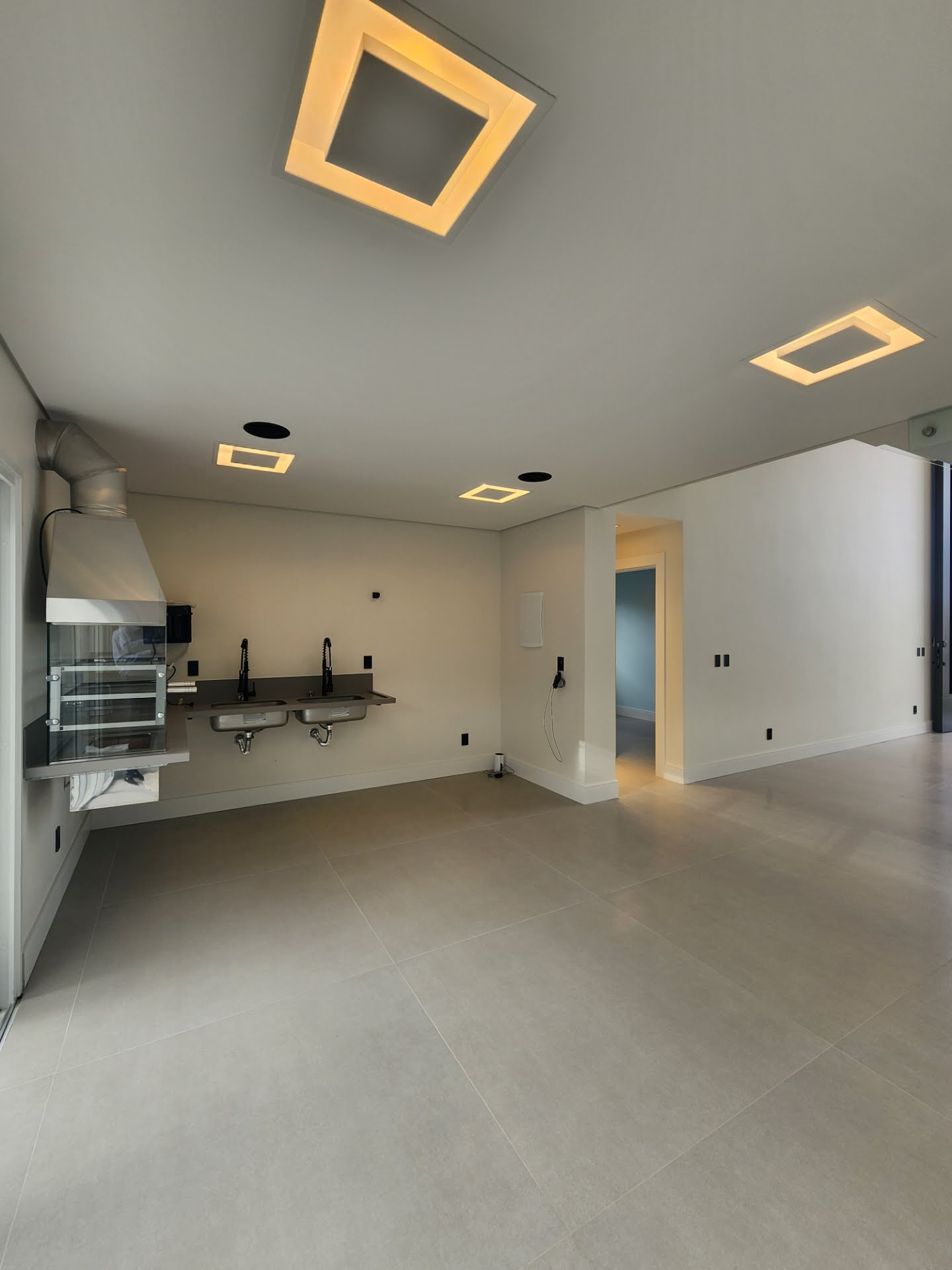 Casa à venda com 4 quartos, 3 suítes, 4 vagas e 165m² no Sim, Feira de Santana (BA) — foto 8 de 14