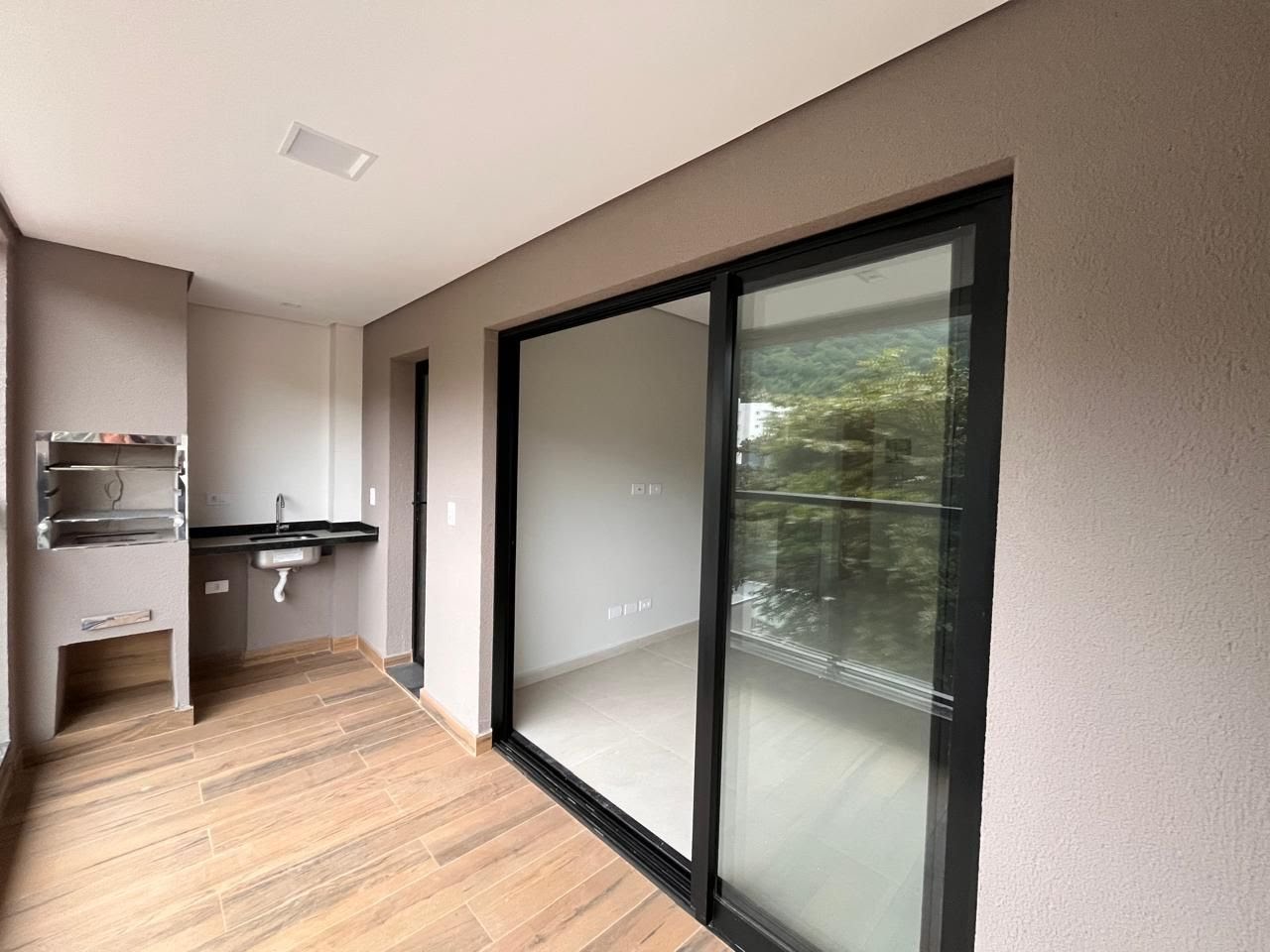 Apartamento à venda com 2 quartos, 2 banheiros, 2 vagas e 85m² no Toninhas, Ubatuba (SP) — foto 2 de 8