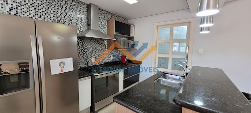 Casa à venda em Imbaúbas, Ipatinga | 4 dorms, 378m²