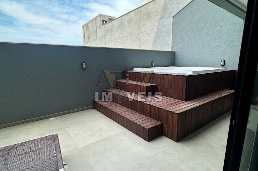 Varanda garden com hidromassagem