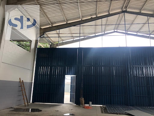 Galpão em Vila Nova Bonsucesso - Guarulhos com 544m² à locação por R$20.000 - 4 docas, salas.